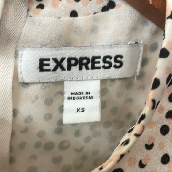 Express White Polka Dot Top - Picture 2 of 2